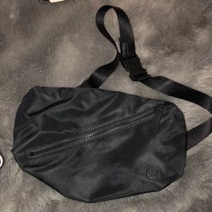 Lululemon fanny pack